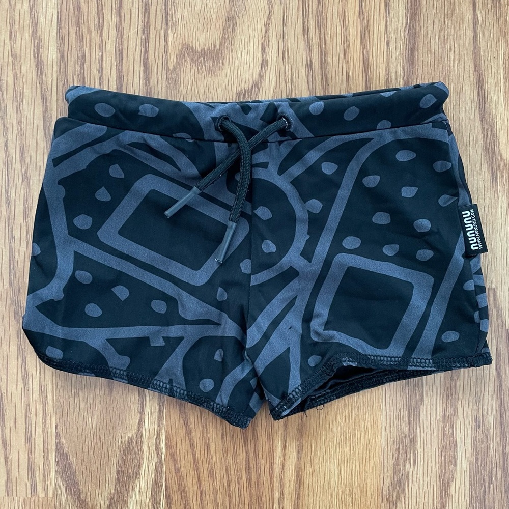 Nununu World size 3-4 band-aid swim trunks